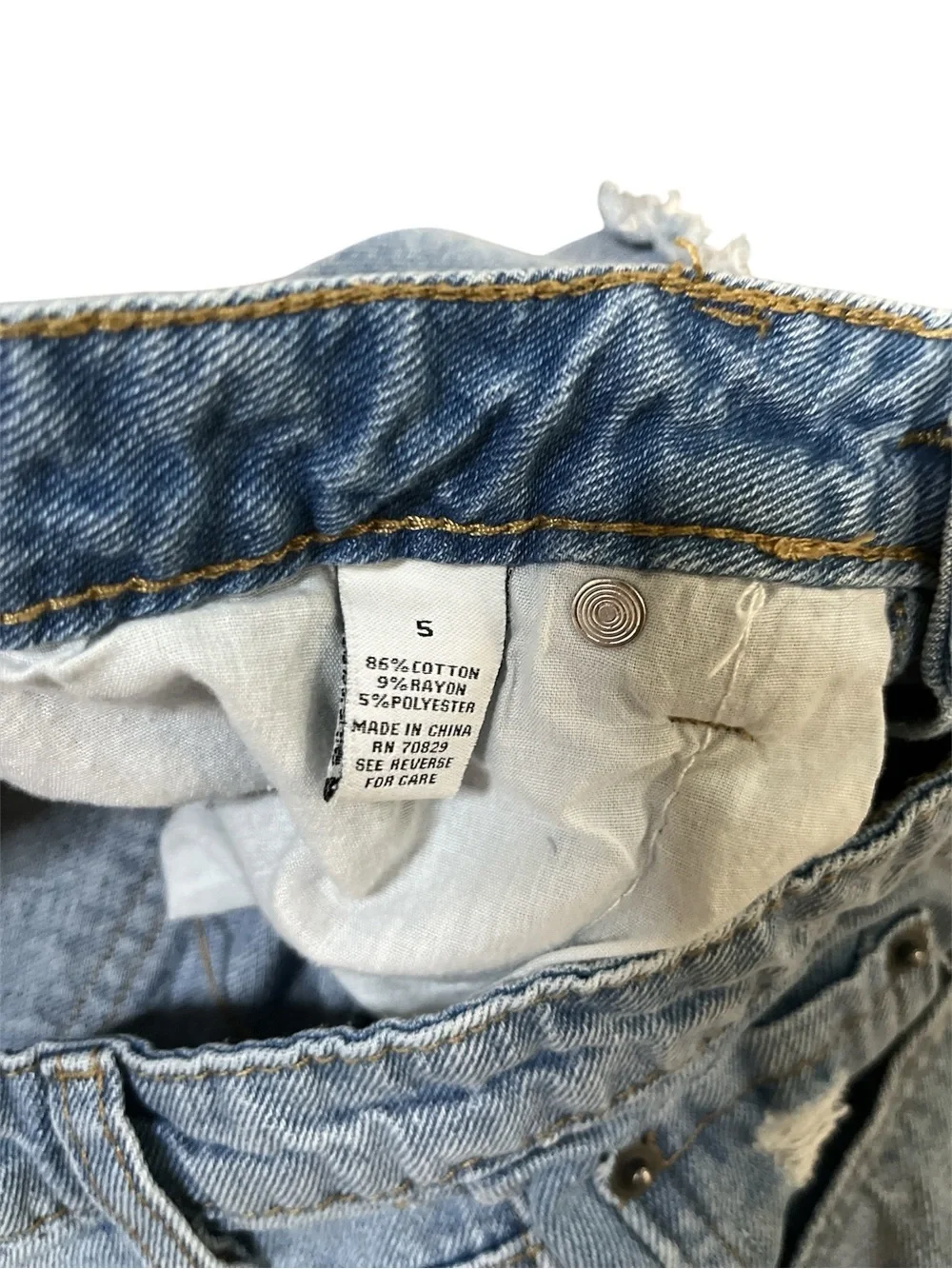Rue21 distressed high rise denim shorts size 5 light wash cutoff frayed hem